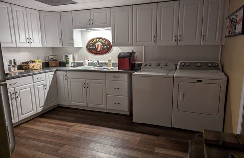 Monroe Apartment | Athens area rental. Close to UGA, Monroe, Wedding venues, Antiques shopping.