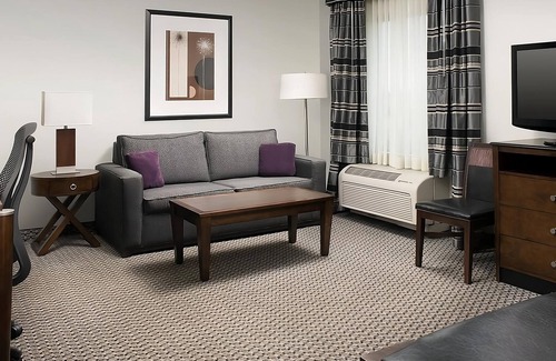Athens Hotel | Athens Historic District Gem! Free Breakfast, Indoor Pool, Pets Allowed!
