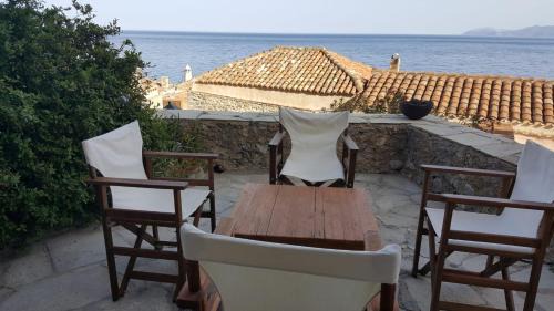 Monemvasia House | Athina Guesthouse