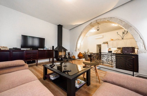Filaki Villa | Athina House, Spa & Hammam, gym, bicycles, walking distance to tavern!
