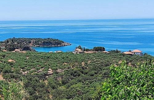 Kardamyli Villa | Athina's Stone House in Kardamyli