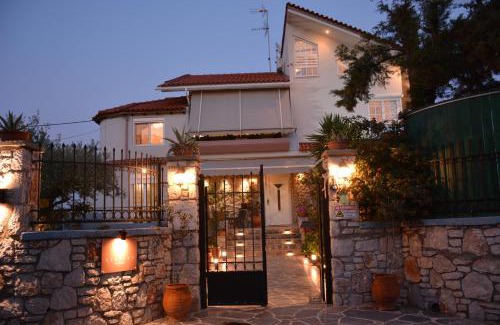 Asgourou Villa | Athina's Villa with heated pool