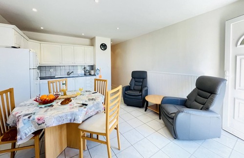 Forges-les-Bains Apartment | Athos: Apartment 300 metres from the thermal baths (free parking)