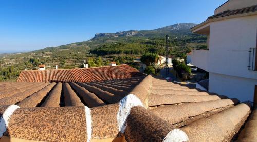 El Castell de Guadalest Apartment | ÁTICO GUADALEST rooftop apartment with beautiful views and art