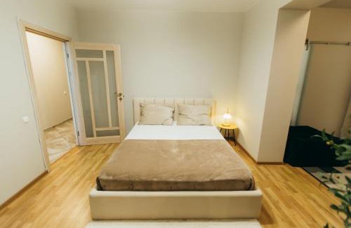 Chernovtsy Apartment | Atlant luxury Big Family Apart on Golovna навпроти ТЦ ДЕПОТ та АТБ