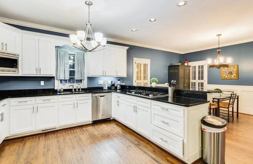 Conyers House | Atlanta Escape – Stunning 5BR with Dream Pool