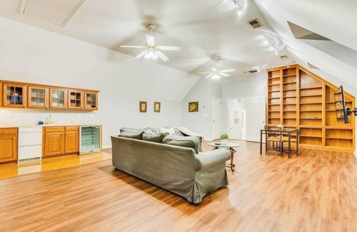 Conyers House | Atlanta Escape – Stunning 5BR with Dream Pool