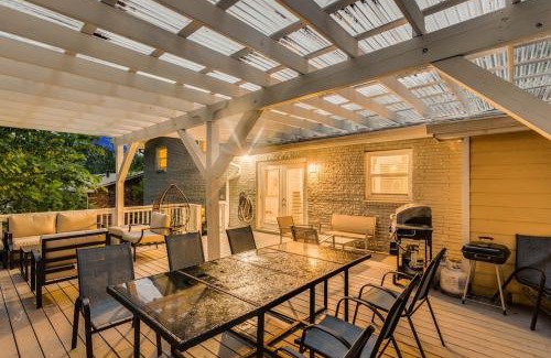 Decatur House | Atlanta's Luxe 6-Bedroom Haven