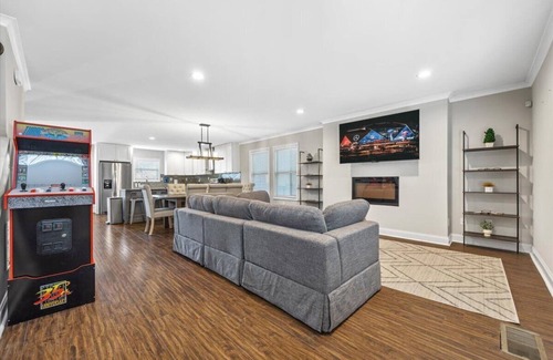 Edgewood House | Atlanta Spacious Haven near Downtown & BeltLine