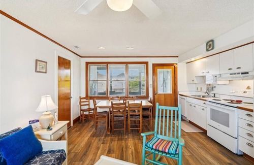 Southern Shores House | ATLANTIC BREEZES NORTH - this bright duplex is just steps from the beach!