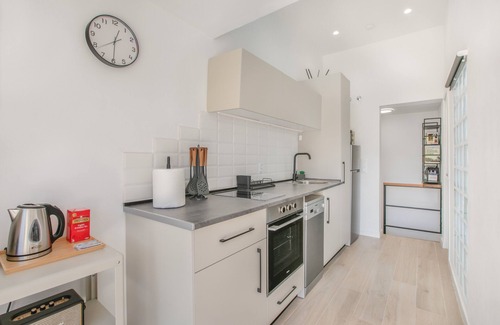 San Andres Apartment | Atlantic Sunrise Vacation with Sea Views, Wi-Fi and Air Conditioning