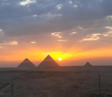 Pyramids Gardens Bed & Breakfast | Atlantis Pyramids Inn New