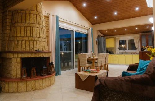 Andravida-Kyllini Villa | Atlas Villa Beachfront Sea View Escape