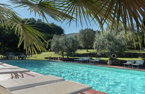 Castelnuovo di Val di Cecina House | Atmospheric apartment in authentic house near beautiful Sasso Pisano