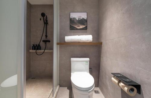 Panyu Hotel | Atour Hotel Guangzhou Zhongcun Hanxi Changlong Metro Station