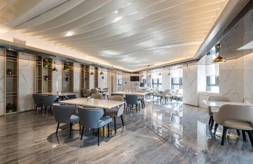 Xiaoshan Hotel | Atour Hotel Hangzhou Qianjiang Century City International Expo Center