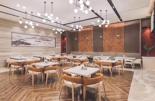 Yueqing Hotel | Atour Hotel Wenzhou Yueqing Nanhong Plaza