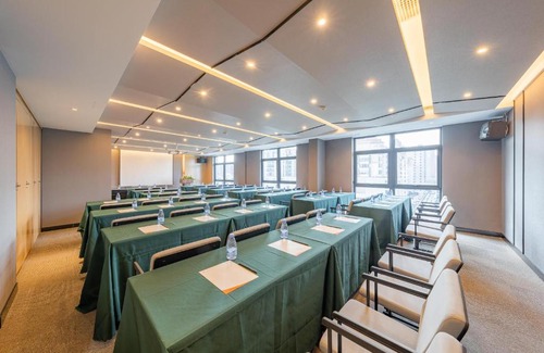 Huishan District Hotel | Atour Hotel Wuxi Huishan Wanda Plaza