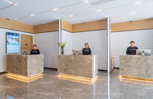 Huishan District Hotel | Atour Hotel Wuxi Huishan Wanda Plaza