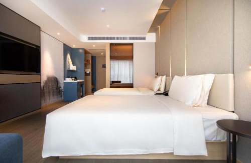 Gangkou Hotel | Atour Hotel Zhongshan North Station V-PARK Plaza