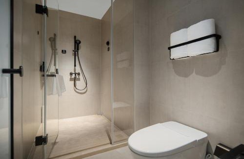 Yuzhong Hotel | Atour Light Hotel Chongqing Yuzhong Daping Metro Station
