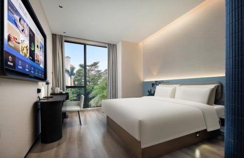 Haizhu Hotel | Atour Light Hotel Guangzhou Pazhou Exhibition Canton Tower Subway Station