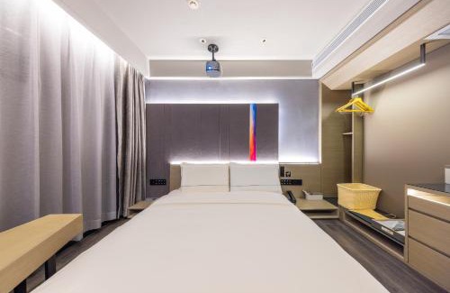Dunhuang Road District Hotel | Atour X Hotel Lanzhou West Railway Station Wanhui Plaza