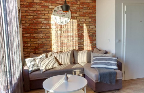 Lisina Apartment | ATTIC 7