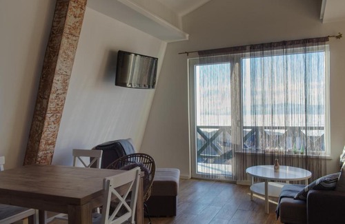 Lisina Apartment | ATTIC 7