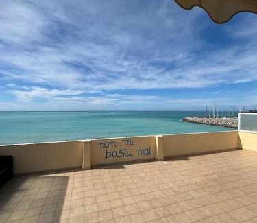 Rosignano Solvay Apartment | Attico nel Mare