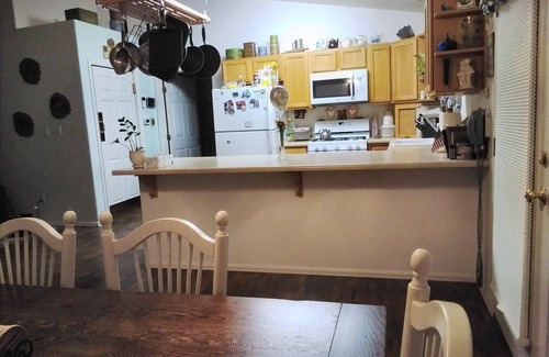 Grand Junction House | ATTN TRAVELING PROFESSIONAL, room for rent long term.
