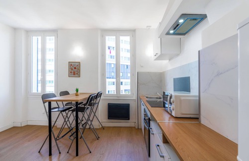 3rd Arrondissement Apartment | Attractive 2-room apartment, renovated, near St Charles station