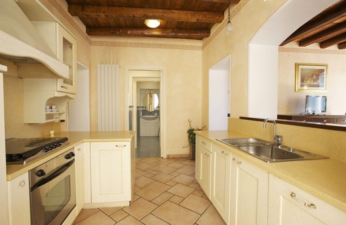 Verbania Apartment | Attractive apartment in a palazzo from the 17th Century directly on the lake promenade