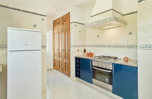 Lagoa e Carvoeiro Villa | Attractive Family Villa, A/C, Private Pool - 5mins drive to the Iconic Beach at Praia da Marinha!