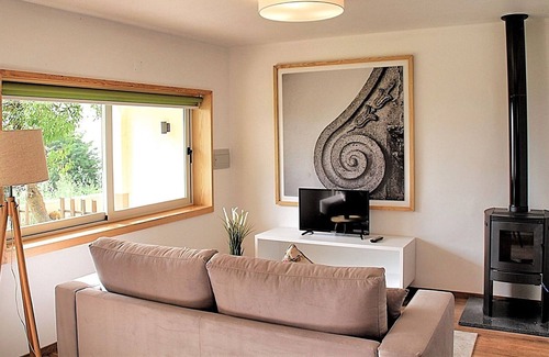 Alpedrinha House | Attractive holiday home in Alpedrinha with private garden