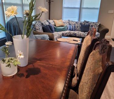 Milton House | Attractive house in the center of Milton