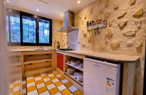 Pouzols-Minervois Villa | Attractive southern house with private pool