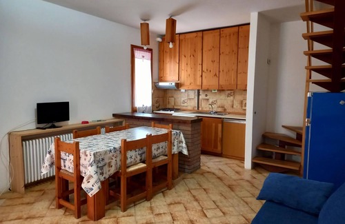 Lido Adriano Villa | Attractive villa with garden