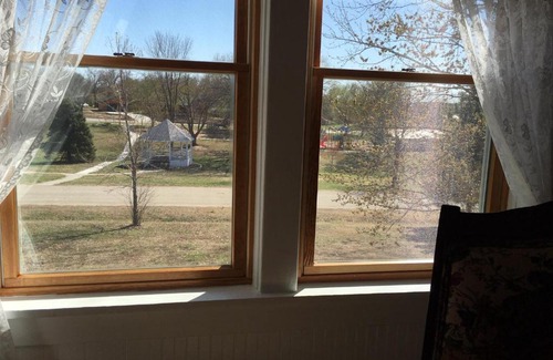 Randolph Bed & Breakfast | Attwood House Bed and Breakfast near Manhattan, KS