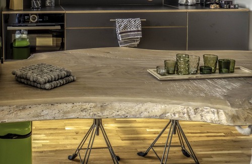 Ortsmitte House | Außergewöhnliches Ferienhaus in Hanglage, Zentral Gelegen