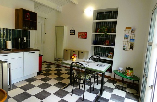 Chavagnes-en-Paillers Cottage | "Au Bal des Oiseaux" cottage : a 35m² haven of peace nestled in lush greenery !