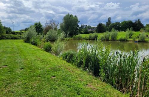 Neuville-lez-Beaulieu Other | Au bord de l'eau