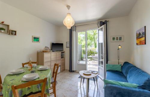 Vanxains Apartment | Au chant des cigales