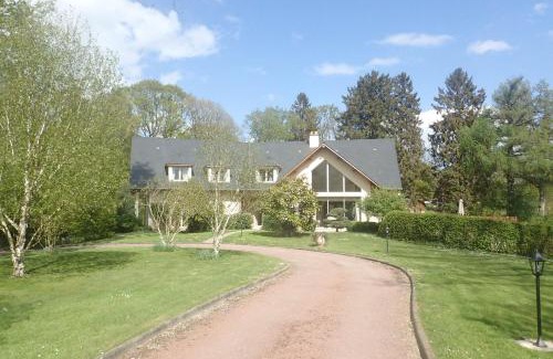 Forges-les-Eaux House | Au Charme du Lac Espace bien être et Piscine chauffé proche parc et restaurant du casino