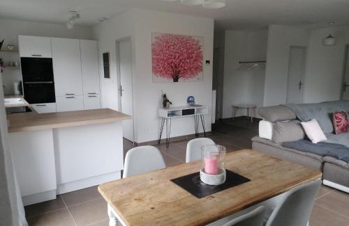 Bassy House | Au fond du village