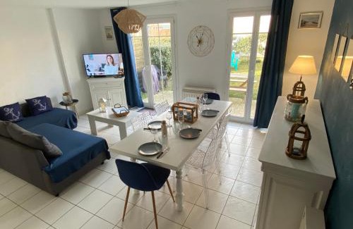 Berck-sur-Mer House | Au paradis bleu maison 6 couchages ok chiens jardin