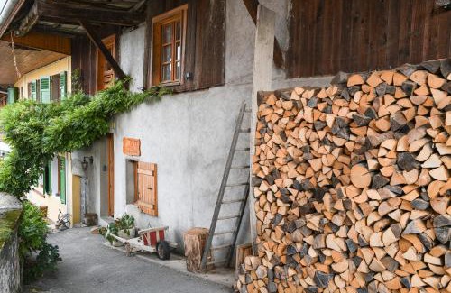 Saint-Pierre-d'Albigny House | Au Pied Du Château - Wifi Parking