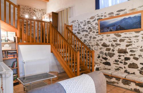 Saint-Pierre-d'Albigny House | Au Pied Du Château - Wifi Parking