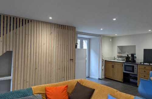 Jonquieres House | au village