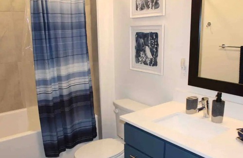 Knollwood On The Colorado River Apartment | AU114 -Modern 2bd2bth-by Tesla Giga E Austin & AUS